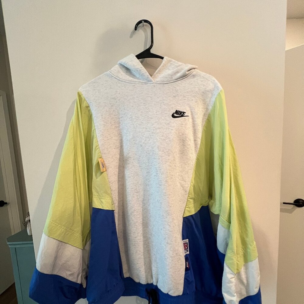 Nike Hoodie Size L